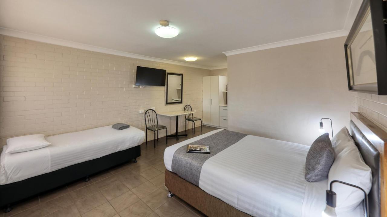 Country Leisure Motor Inn Dubbo Extérieur photo