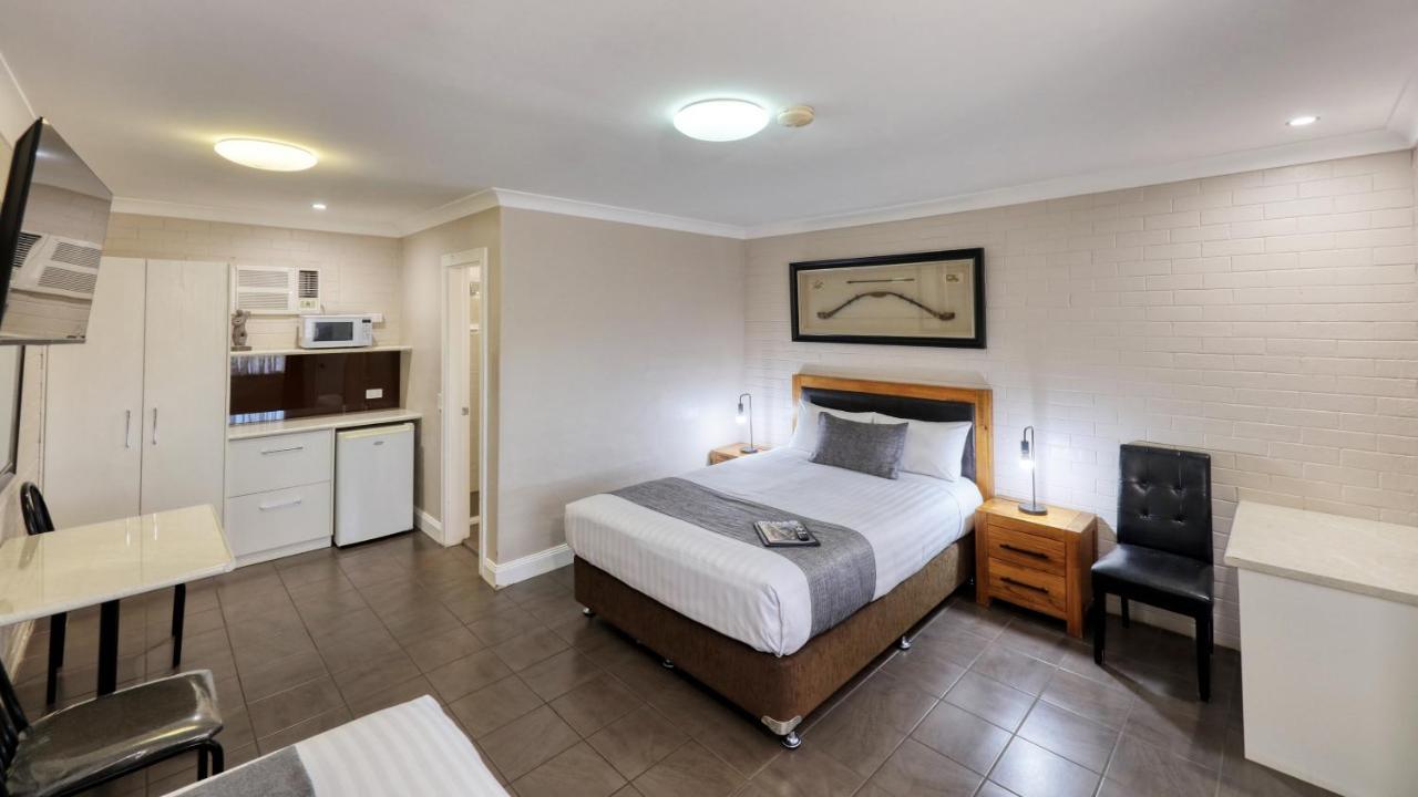 Country Leisure Motor Inn Dubbo Extérieur photo