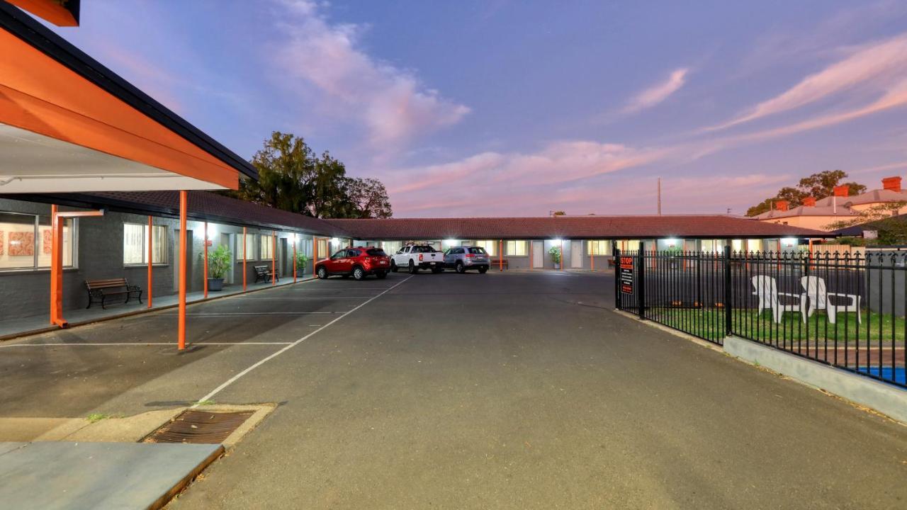 Country Leisure Motor Inn Dubbo Extérieur photo