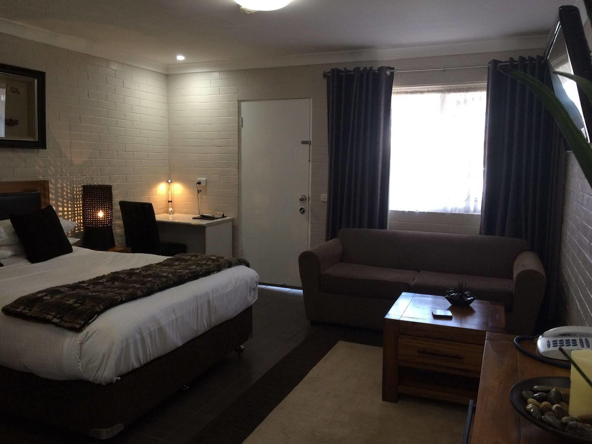 Country Leisure Motor Inn Dubbo Extérieur photo