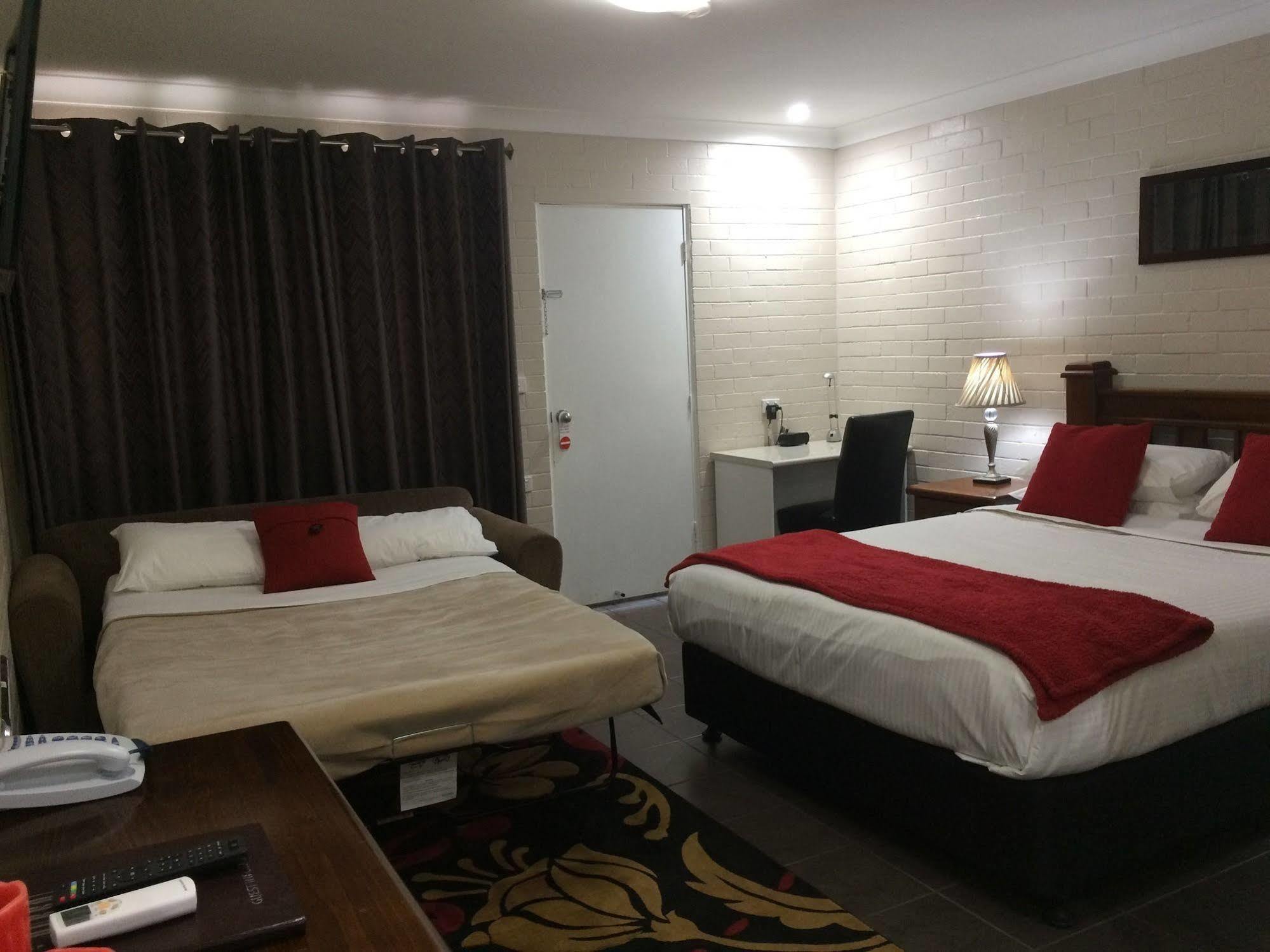 Country Leisure Motor Inn Dubbo Extérieur photo