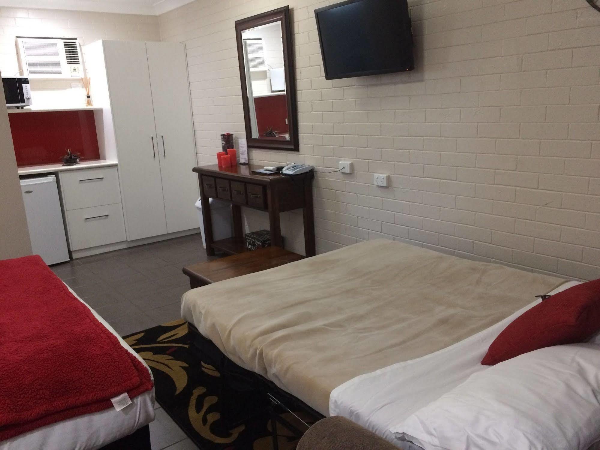 Country Leisure Motor Inn Dubbo Extérieur photo